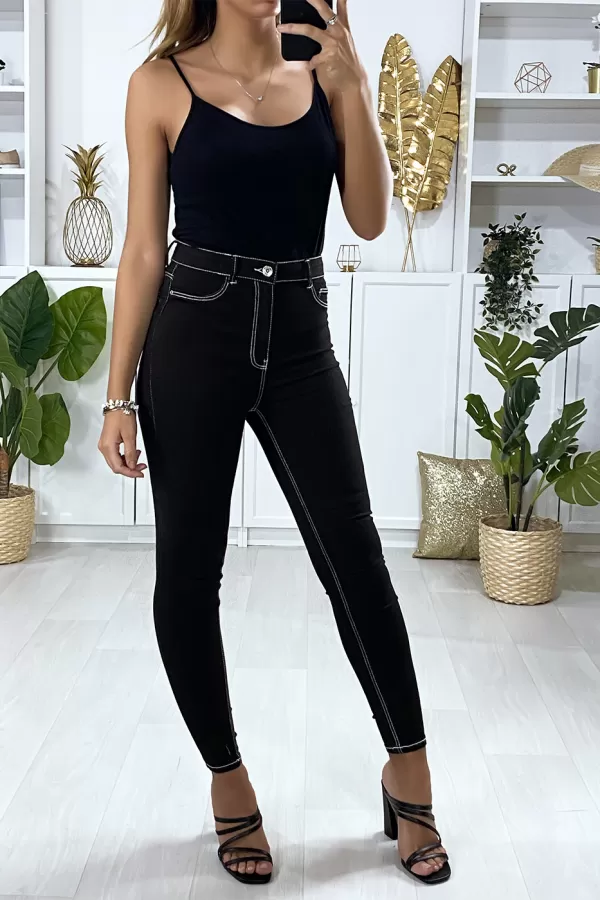 Jeans slim noir avec couture blanche et fausse poches à lavant|8,10 €|OKKO MODE