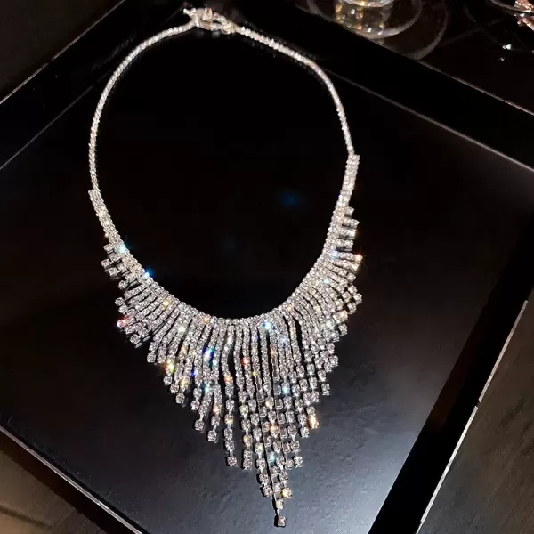 Collier Pompon Cristal Élégance Unique & Sophistiquée pour Femme|5,24 €|OKKO MODE