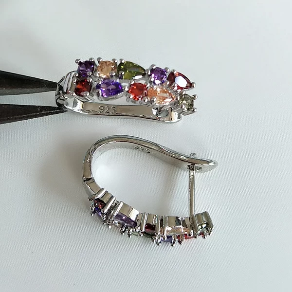 Bijoux irrésistibles : Diamant coloré sur Boucles d'oreilles en argent 925|3,28 €|OKKO MODE