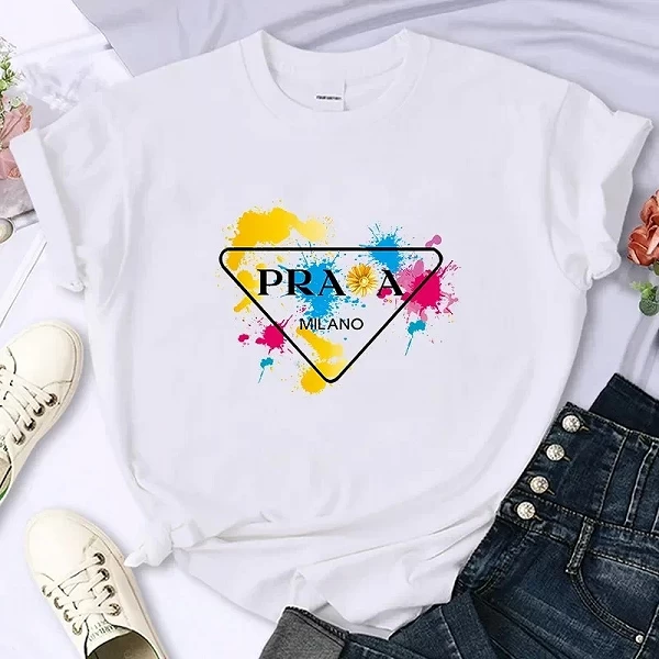 T-shirt estampada em algodão para menina, manga curta e gola redonda