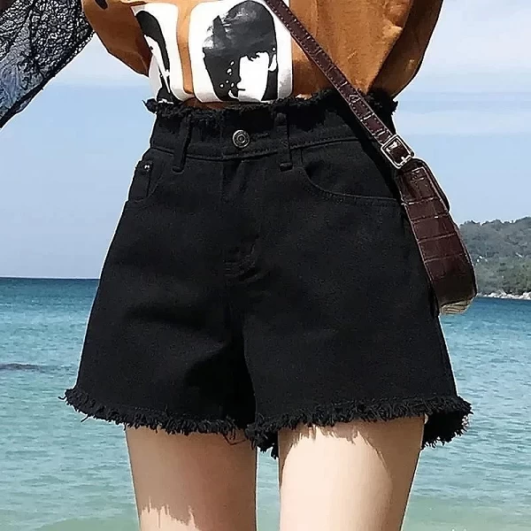 Hoch taillierte Jeans-Shorts mit weiten Beinen, schwarze Quasten - Frühling Sommer
