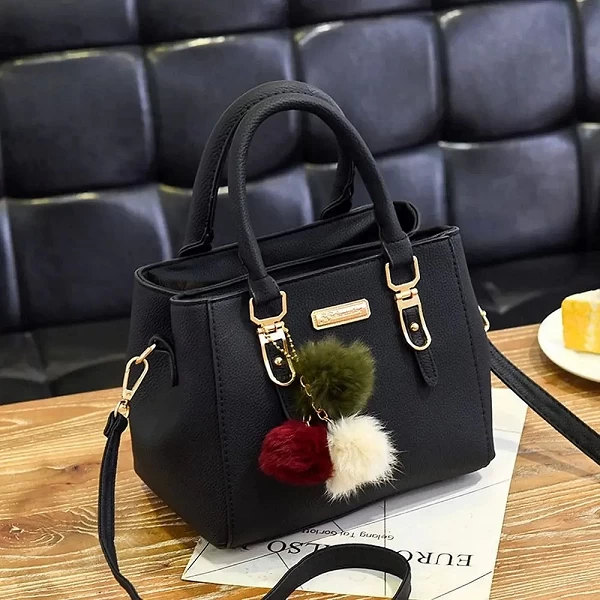 Sac à main en cuir avec pendentif boule de poils pour femme - Luxe et élégance assurés!|14,57 €|OKKO MODE