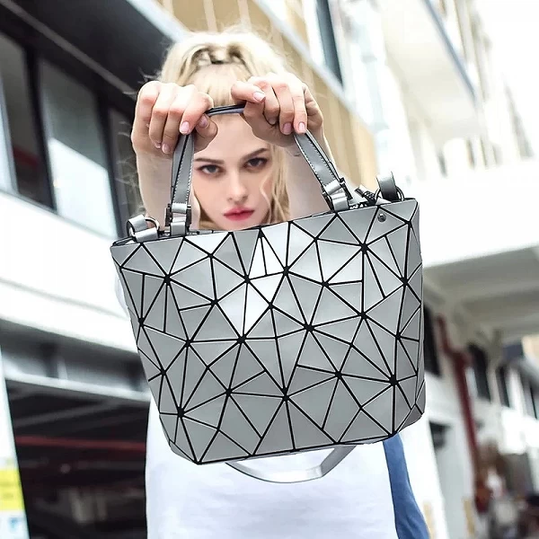 Sac à main géométrique matelassé pour femme, étui à bombes, diamant, fourre-tout, Laser, uni, pliant, dames, 2020|31,04 €|OKKO MODE