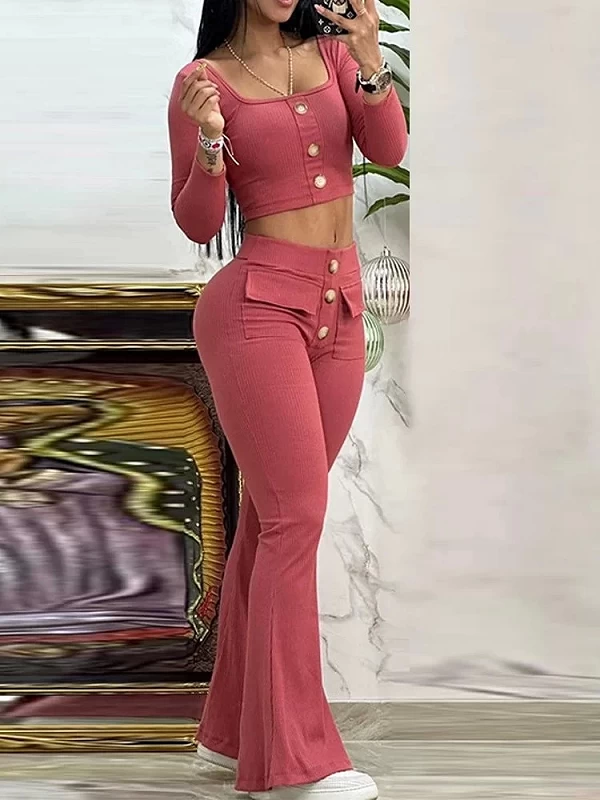 Elegantes Damen-Set: Blusenshirt mit Knopfleiste, Square Neck und ausgestellte Hose mit Taschen - Frühling/Herbst-Trend.