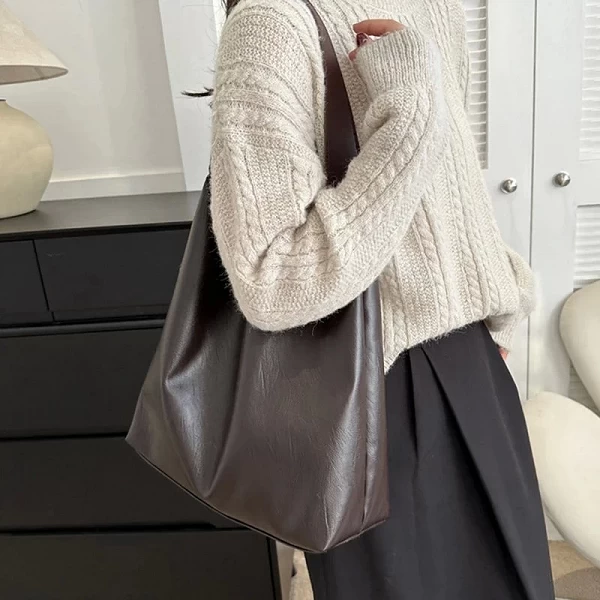 Sac à bandoulière en cuir souple pour femme - Grand sac fourre-tout rétro hand-made|6,44 €|OKKO MODE