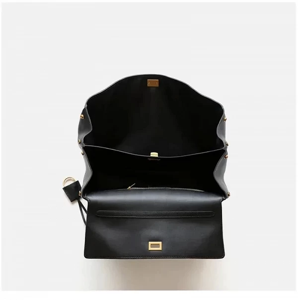 Sac en cuir véritable avec serrure Rodeo dorée pour femme - Luxe & Capacité|63,00 €|OKKO MODE