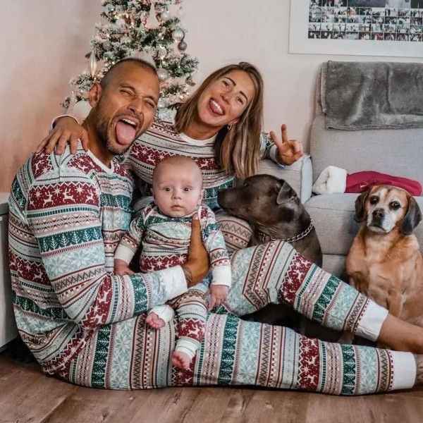 Ensemble de pyjama de Noël imprimé pour hommes, femmes et bébés|12,59 €|OKKO MODE