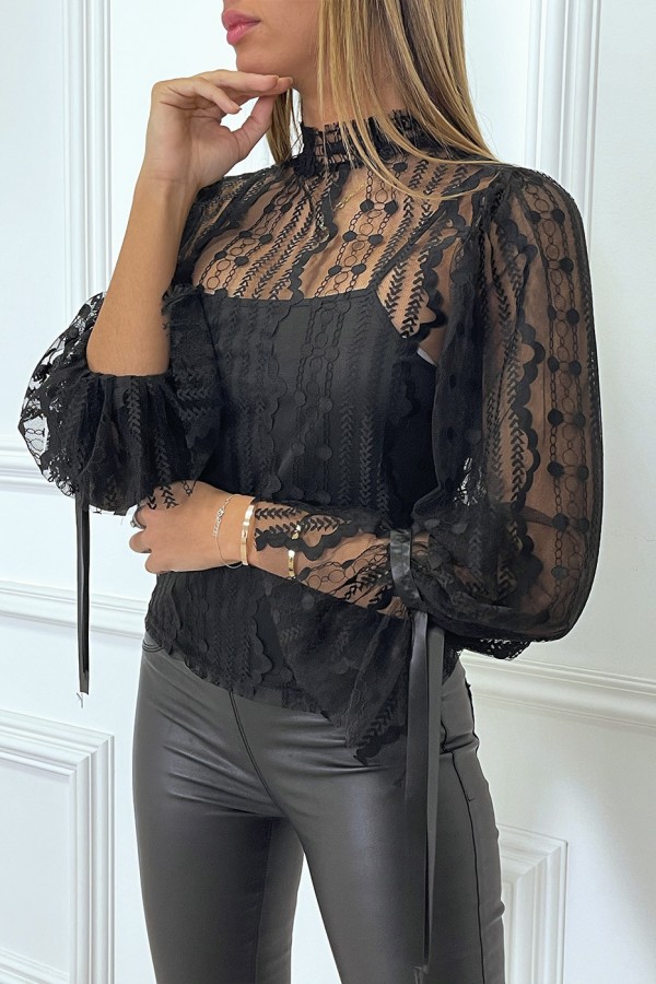 Blouse noire en tulle et dentelle à volants - 2