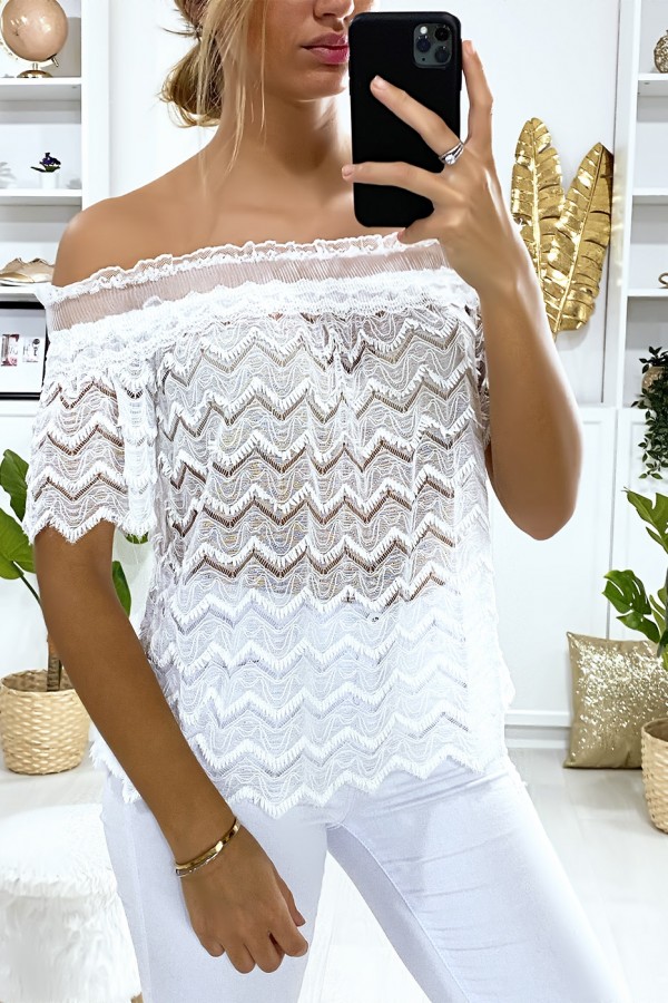 Blouse blanche en dentelle avec col bateau - 3