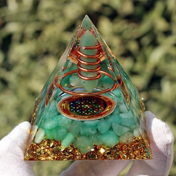 Pyramide d'orgonite verte en pierre naturelle pour méditation chakra|12,59 €|OKKO MODE