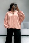 Blouse satiné rose coupe over size avec plis à l'avant  - 3