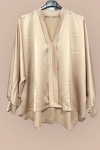 Blouse satiné beige coupe over size avec plis à l'avant  - 1