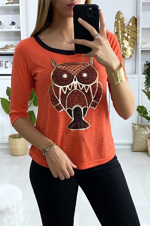 T-shirt rouge motif pharaonique en doré avec noeud au dos - 1