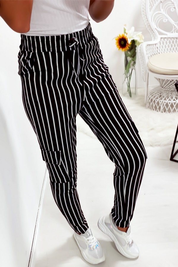 Pantalon jegging rayé noir et blanc avec poches sur les cotés - 4