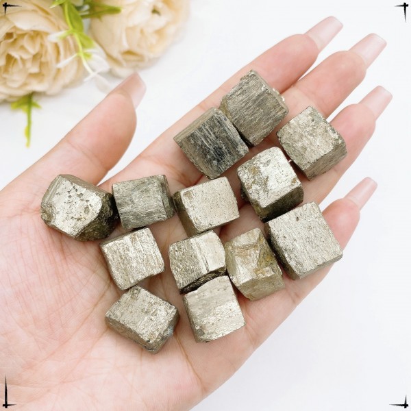 Cube de pyrite irrégulier brut, calcopyrite naturelle haute densité|8,09 €|OKKO MODE