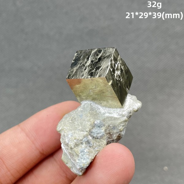 Nouveau Grand Cuboïde Espagnol Naturel Pierres Minérales Pyrite Vignoble Quartz