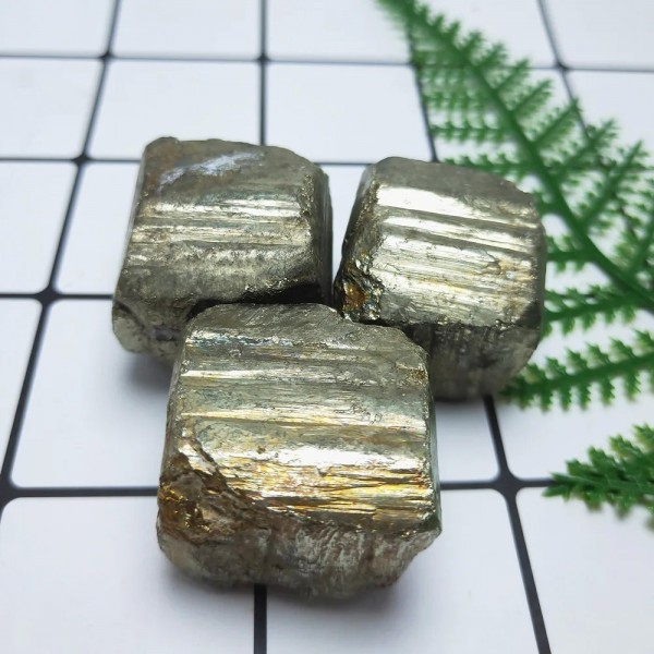 Cube de gravier de cristal pyrite fer naturel quartz guérison