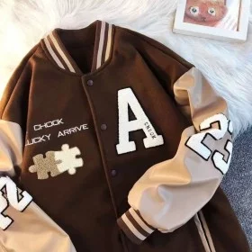 Vintage Baseballjacke für Damen mit Stickerei, Oversize-Passform | 26,09 € | OKKO MODE