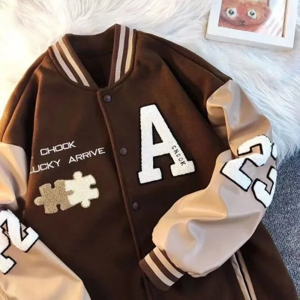 Vintage Baseballjacke für Damen mit Stickerei, Oversize-Passform | 26,09 € | OKKO MODE