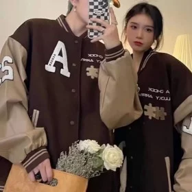 Vintage Baseballjacke für Damen mit Stickerei, Oversize-Passform | 26,09 € | OKKO MODE