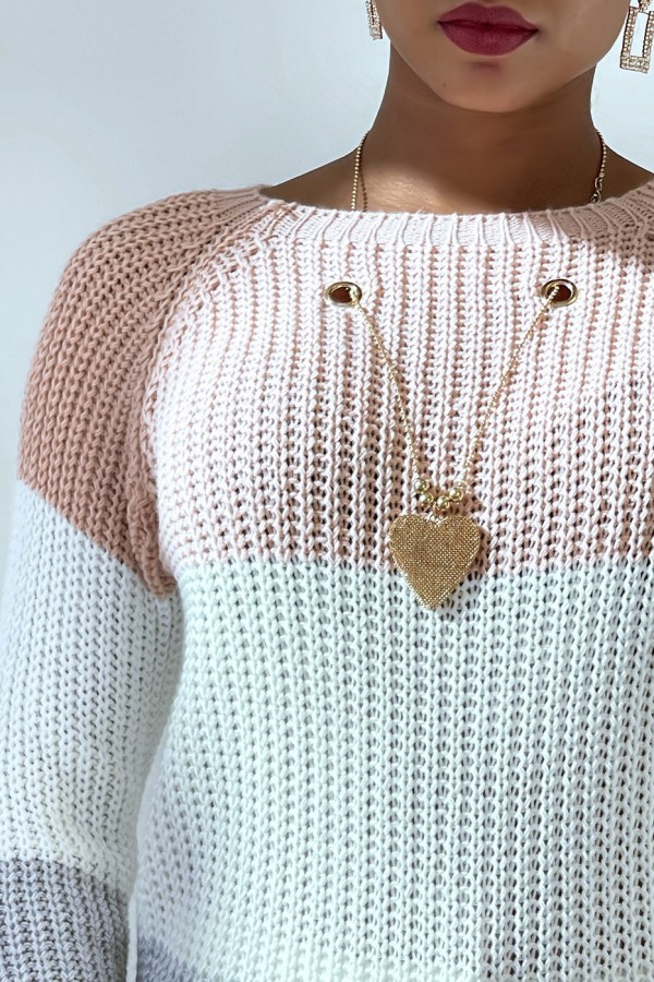 Pull Rose tricolore à maille torsadée et collier pendentif étoile. - 3