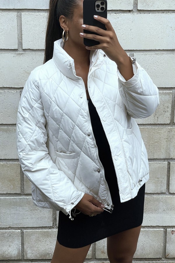 Manteau matelassé blanc très chic et ajustable

 - 1