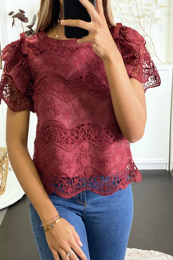 Top bordeaux doublé en dentelle et crochet avec manches bouffantes. - 3