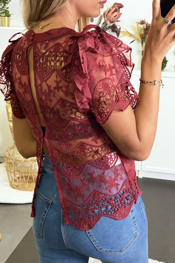 Top bordeaux doublé en dentelle et crochet avec manches bouffantes. - 4