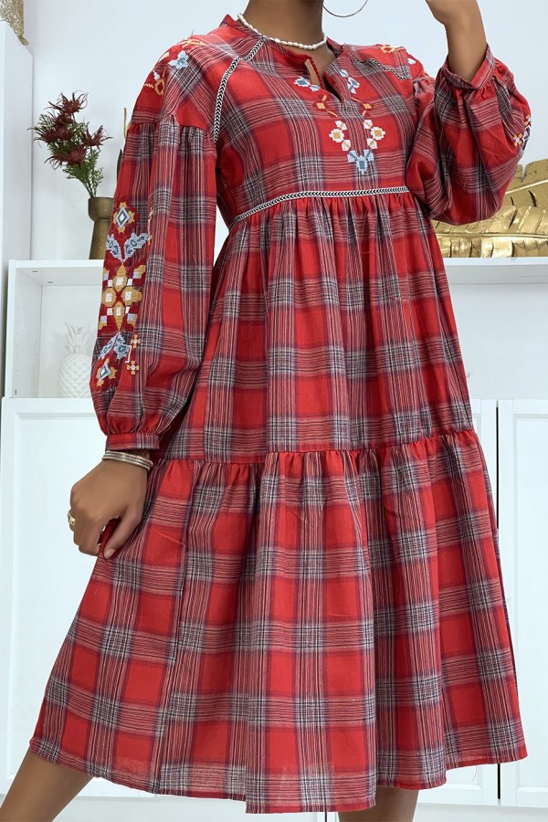 Robe rouge motif écossais avec broderie - 3