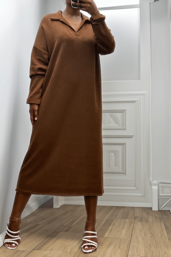 Longue robe épaisse col chemise en marron - 7