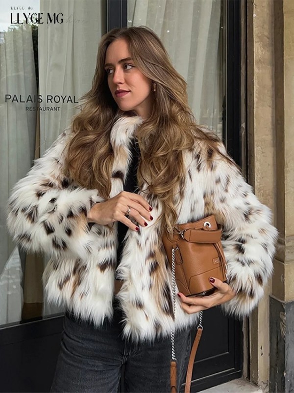 Leopard Damenmantel mit Stehkragen, kurz und kuschelig - Trendiger Fake-Fur-Mantel