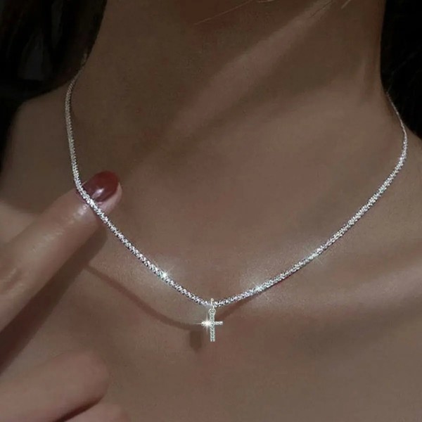 Collier ras du cou avec croix et clavicule, 1 pièce|1,79 €|OKKO MODE