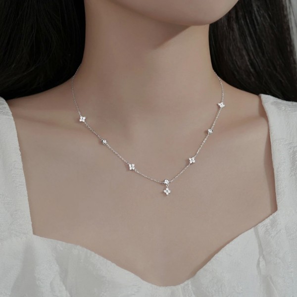 Collier ras du cou incrusté de fleurs à quatre feuilles pour femme, accessoire luxueux et tendance|2,69 €|OKKO MODE