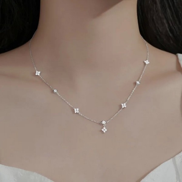 Collier ras du cou incrusté de fleurs à quatre feuilles pour femme, accessoire luxueux et tendance|2,69 €|OKKO MODE