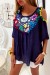 Jolie blouse marine avec magnifique broderie coloré à lavant, épaules dénudé | €20.16 | OKKO MODE
