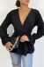 Blouse cache-coeur pailletée noire à volants | 21,85 $ | OKKO MODE