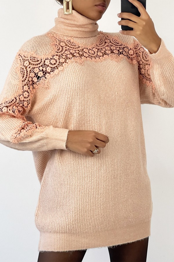 Pull col roulé long couleur rose à détails broderie ajourée - 1