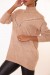 Vestido largo taupe con diseño en V de encaje | 10,08 € | OKKO MODE