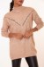 Vestido largo taupe con diseño en V de encaje | 10,08 € | OKKO MODE
