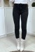 Schwarze Slim-Fit-Jeans mit verwaschenem Look und hinteren Taschen. | 7,35 € | OKKO MODE