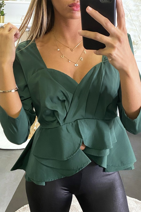 Blouse verte péplum à col et dos plongeant. - 4