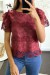 Top bordeaux doublé en dentelle et crochet avec manches bouffantes. | 4,55 $ | OKKO MODE