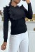 Pull noir à volant à lavant et larrière | 7,96 $ | OKKO MODE