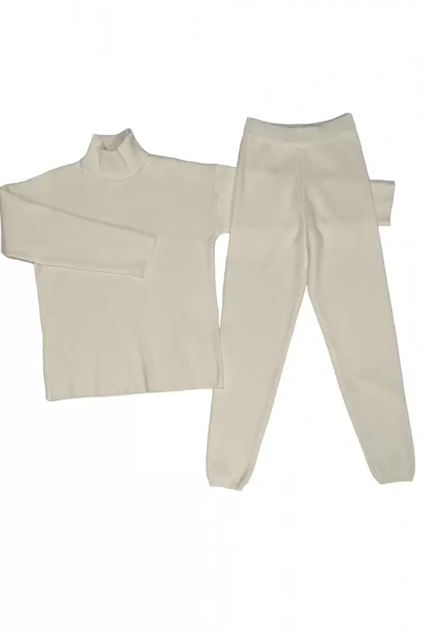 Weißes Oversize-Rollkragenpullover-Set mit Stretch-Jeggings - Trendy und bequem!