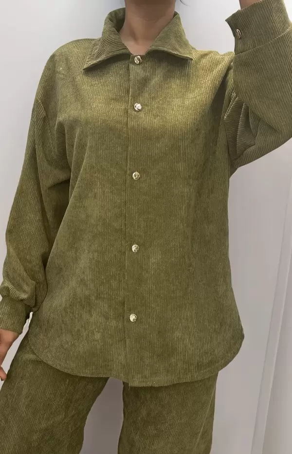 Conjunto camisa e calça cotelê verde militar