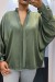 Grüne Oversize-Seidenschluppenbluse mit Falten - Trendiges Damenoberteil | 14,42 $ | OKKO MODE