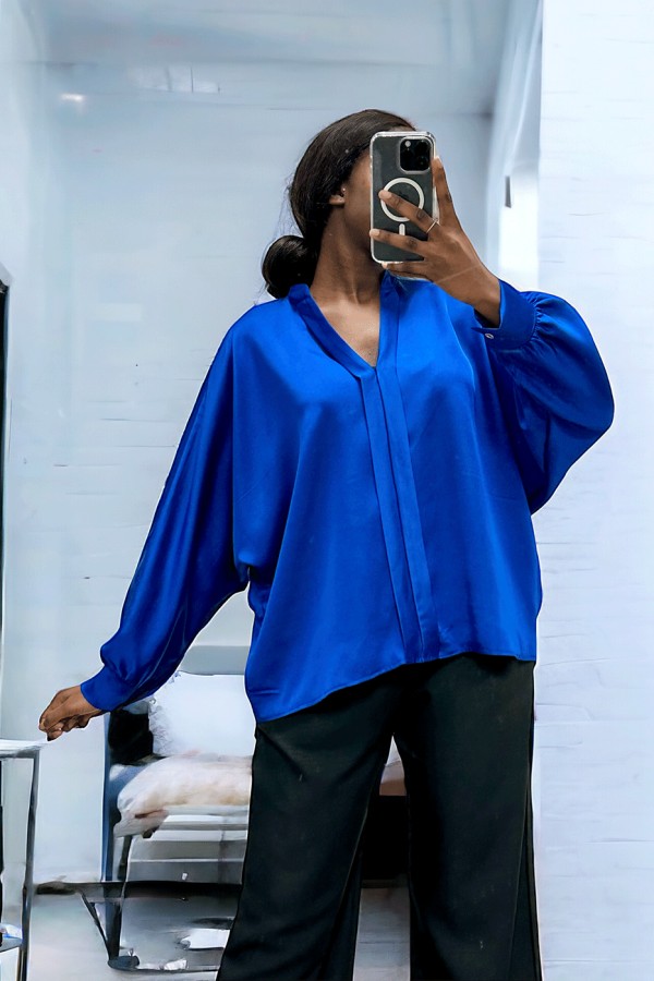 Blouse satiné royal coupe over size avec plis à l'avant  - 3