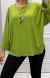 Grünes Rundhals-T-Shirt in Pistazienfarbe mit Anhänger - Trendiges Basic für den Sommer | 14,34 $ | OKKO MODE