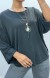 Blusa negra cuello redondo elegante con collar | 14,34 $ | OKKO MODE