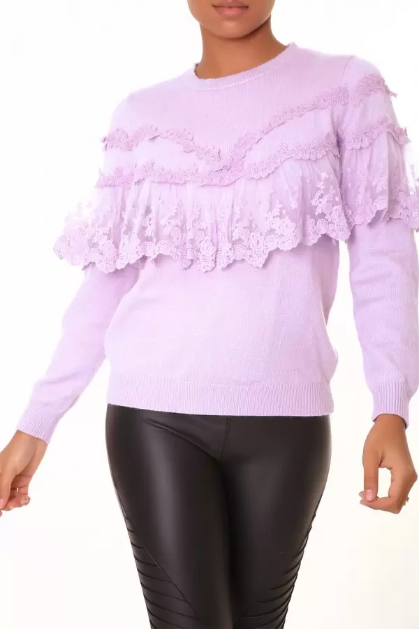Jersey lila con cuello redondo y volantes de encaje